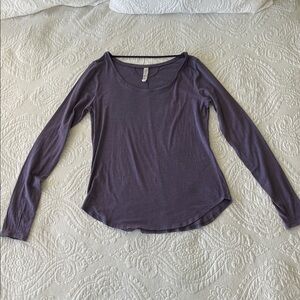 Under Armour Women's Purple Long Sleeve Tee